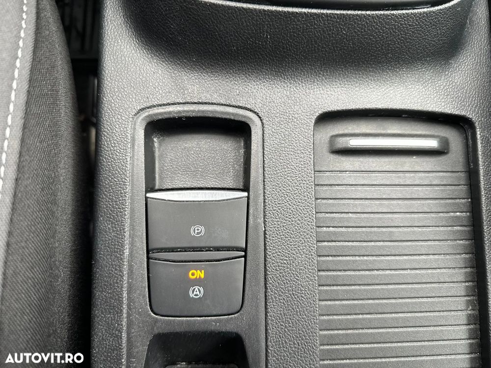 Ford Focus 1.5 EcoBlue Connected - 21