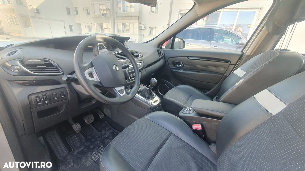 Renault Grand Scenic - 11