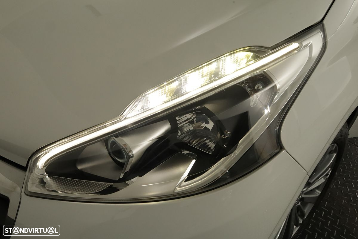 Peugeot 208 1.6 BlueHDi Style - 6