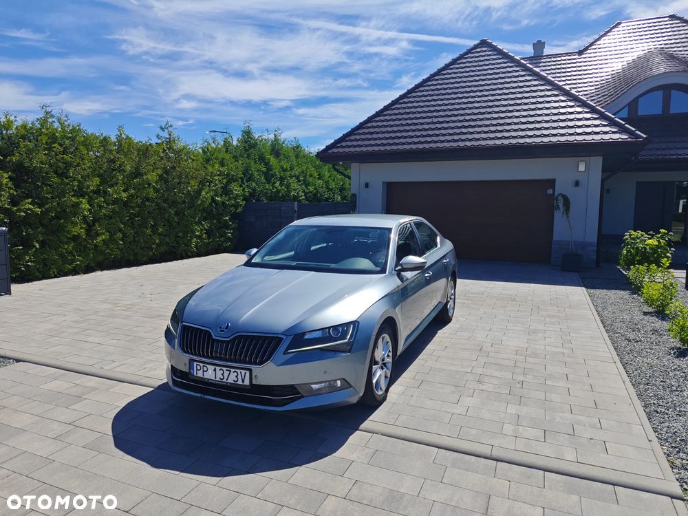 Skoda Superb 2.0 TDI Ambition DSG - 8
