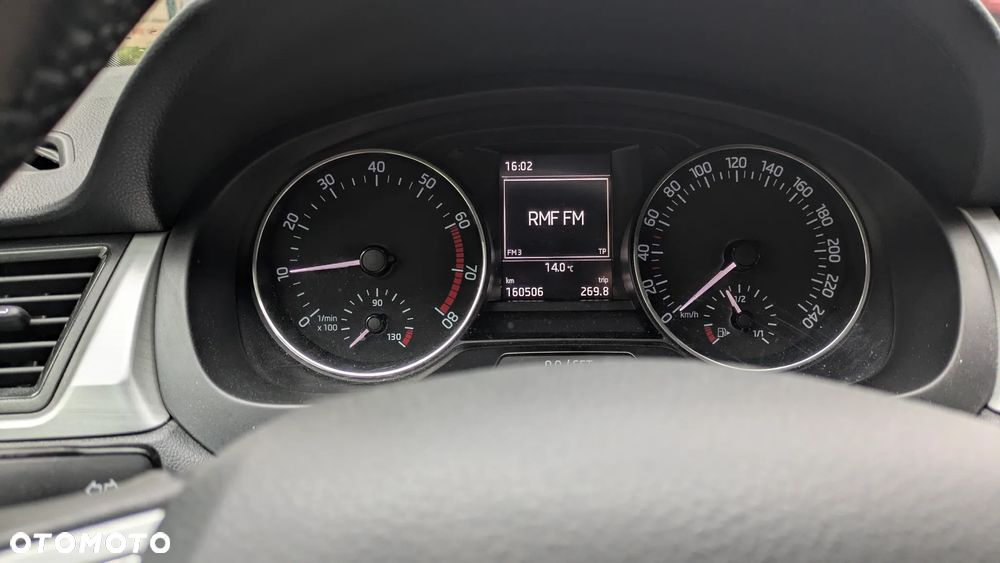 Skoda RAPID 1.2 TSI Ambition - 9