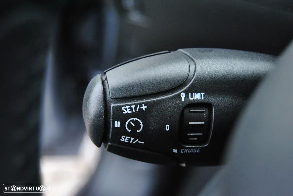 Peugeot 208 1.2 PureTech Signature - 27