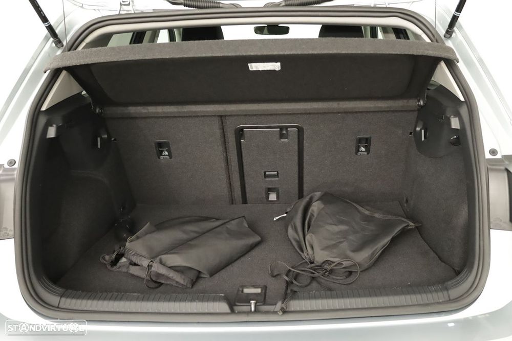 VW Golf 1.5 TSI e-Hybrid Life DSG - 22