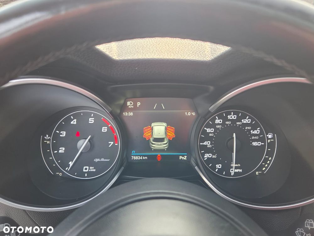 Alfa Romeo Stelvio 2.0 Turbo 16V AT8-Q4 Veloce - 27