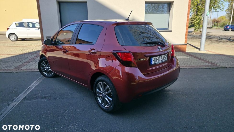Toyota Yaris 1.0 VVT-i Y20 Club - 12