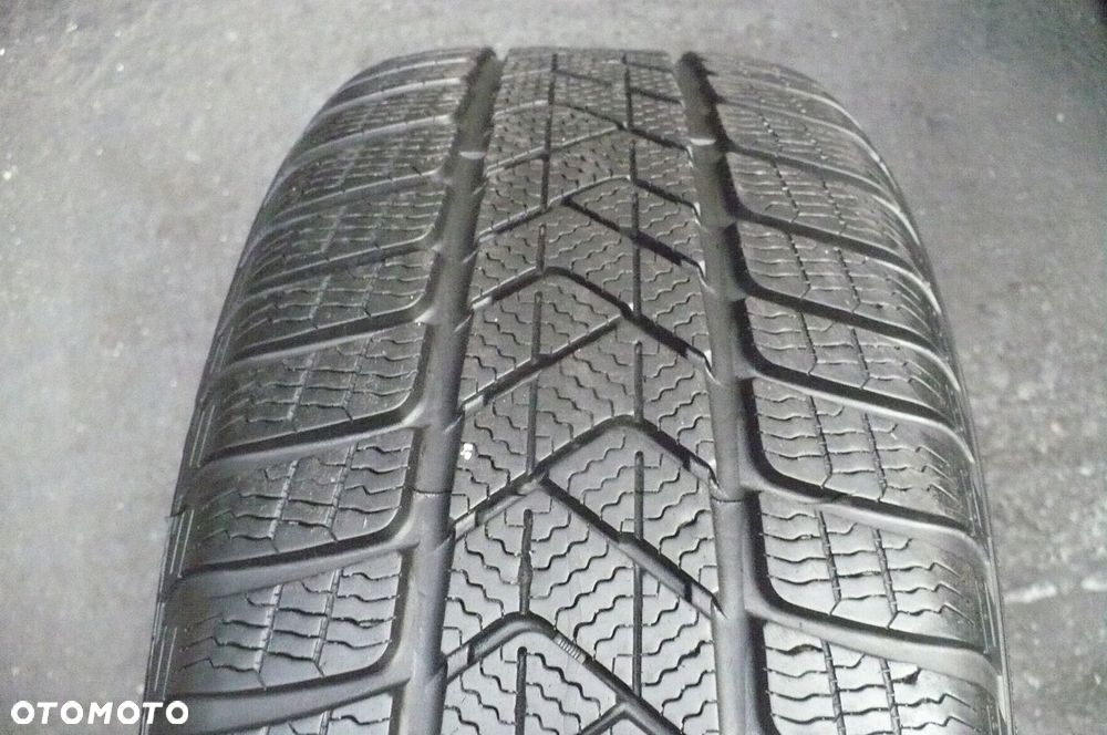 PIRELLI Sottozero 3 RFT 225/45R19 6,5mm 2020 - 1
