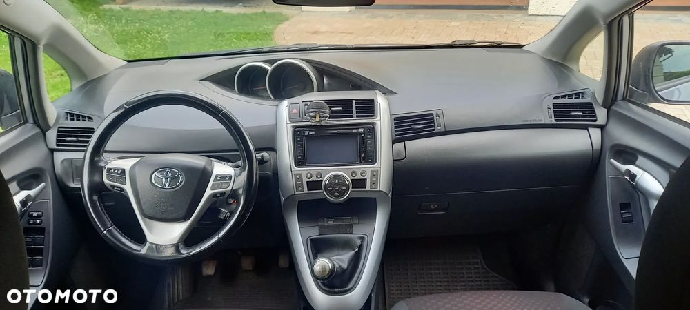 Toyota Verso 2.0 D-4D - 10
