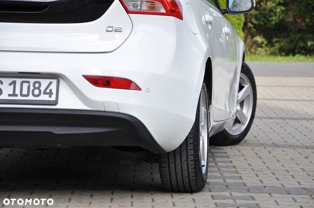 Volvo V40 D2 Momentum - 19