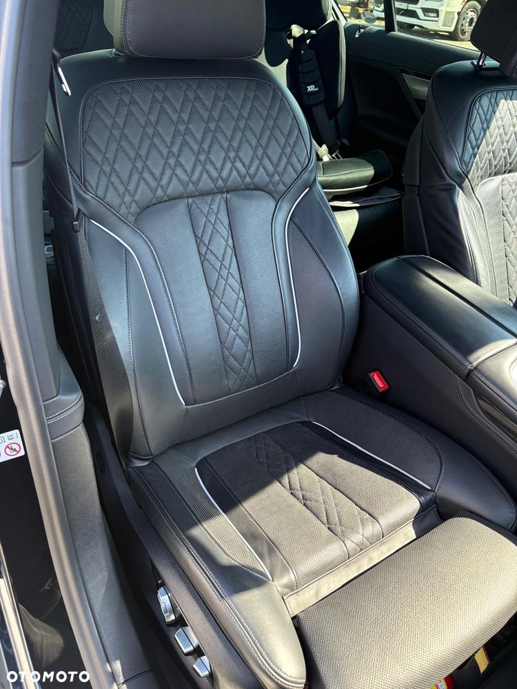 BMW Seria 7 740d xDrive mHEV sport - 28