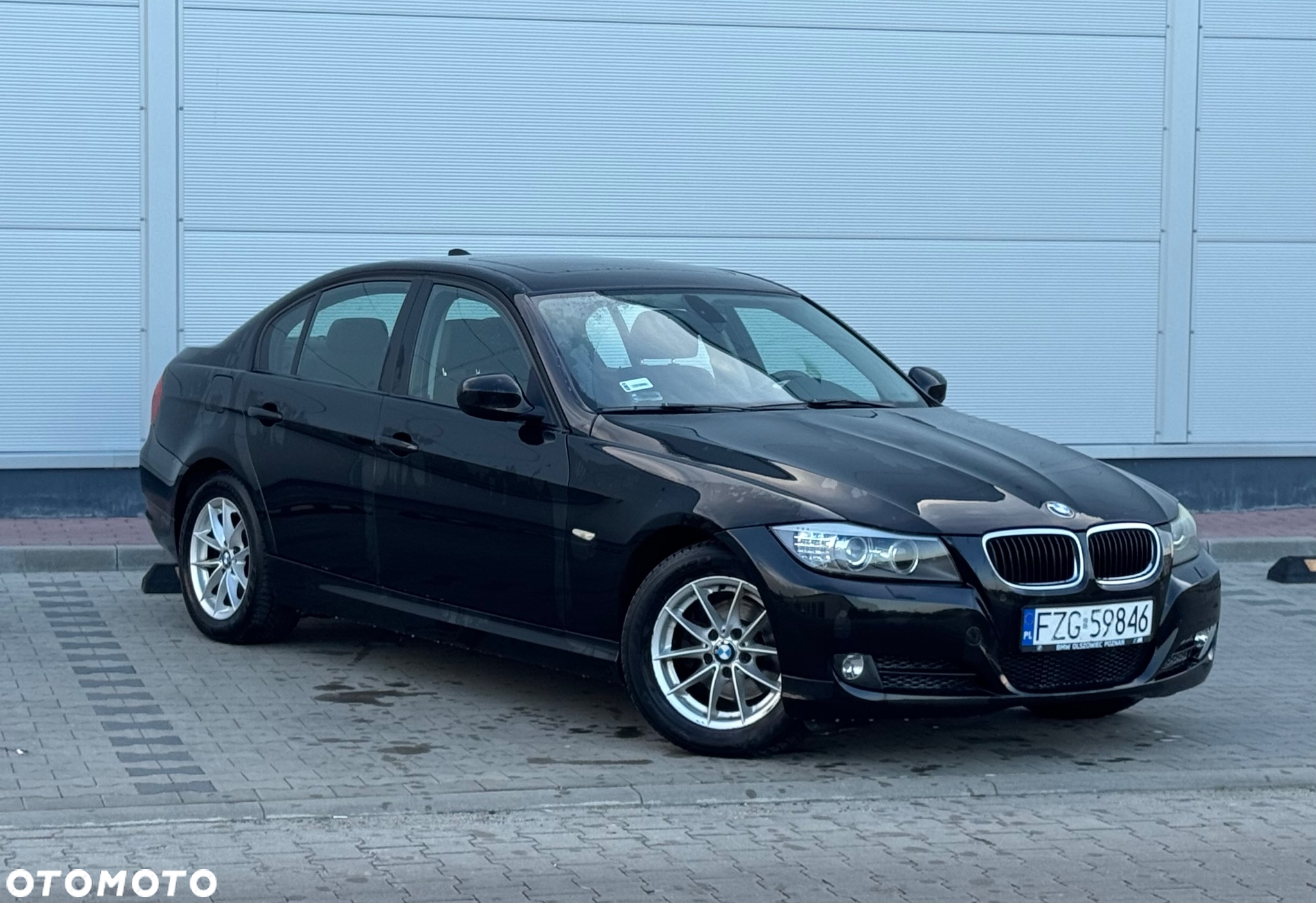 BMW Seria 3 318i - 23
