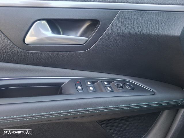 Peugeot 3008 225 e-EAT8 Allure Pack - 31