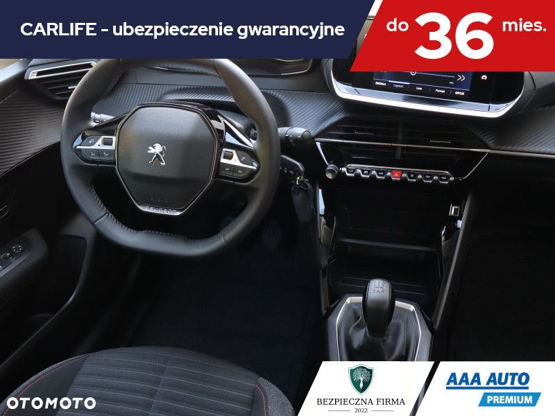 Peugeot 208 - 8