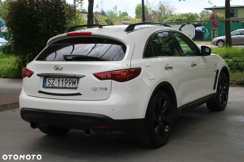 Infiniti QX70 - 6