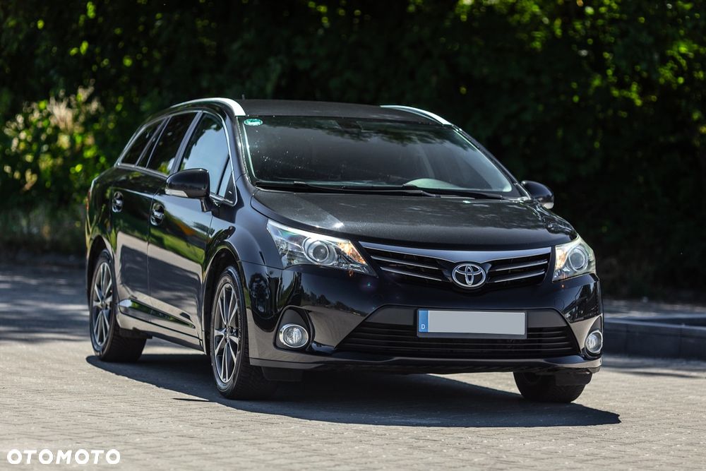 Toyota Avensis 2.2 D-4D Executive - 5