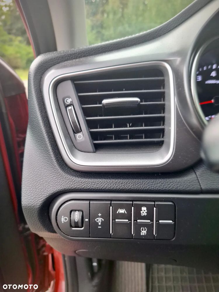 Kia Ceed 1.5 T-GDI M - 11