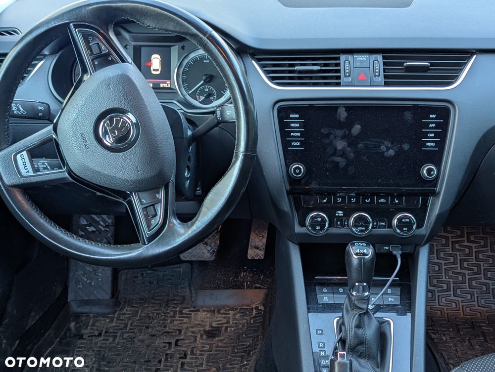 Skoda Octavia 2.0 TDI 4x4 DSG Scout - 9