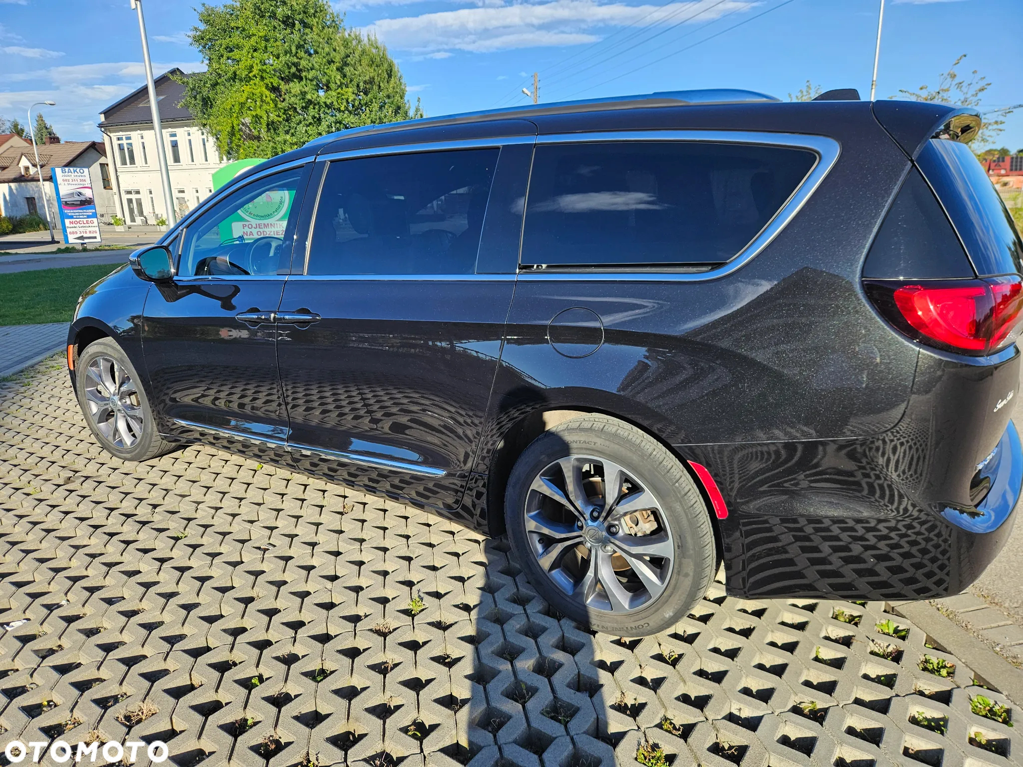 Chrysler Pacifica - 4