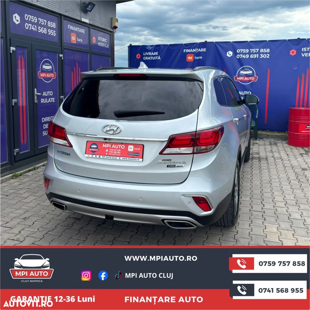 Hyundai Grand Santa Fe - 3