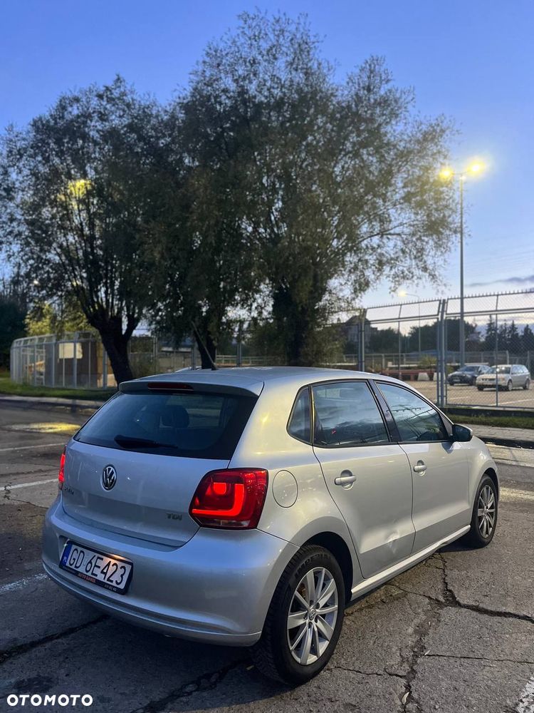 Volkswagen Polo 2009 photo 4