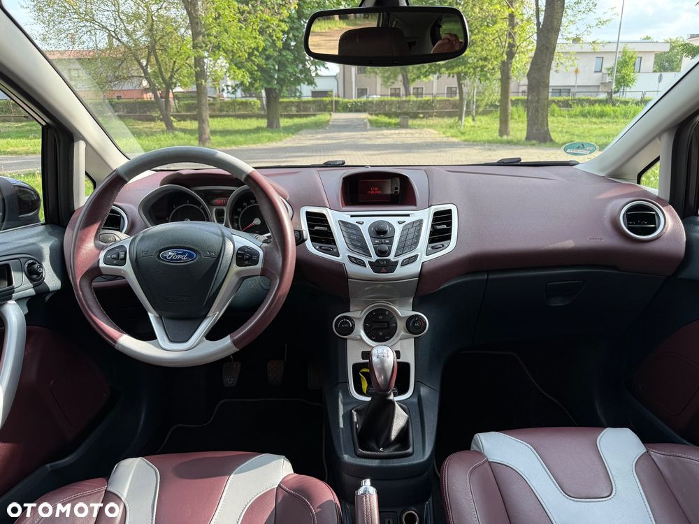 Ford Fiesta - 30