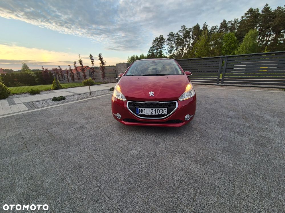 Peugeot 208 PureTech 82 Allure - 5