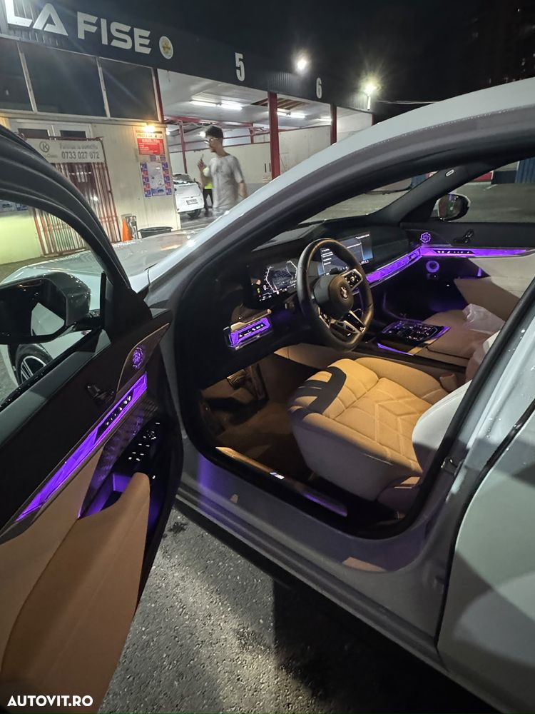 BMW Seria 7 740d xDrive MHEV - 7