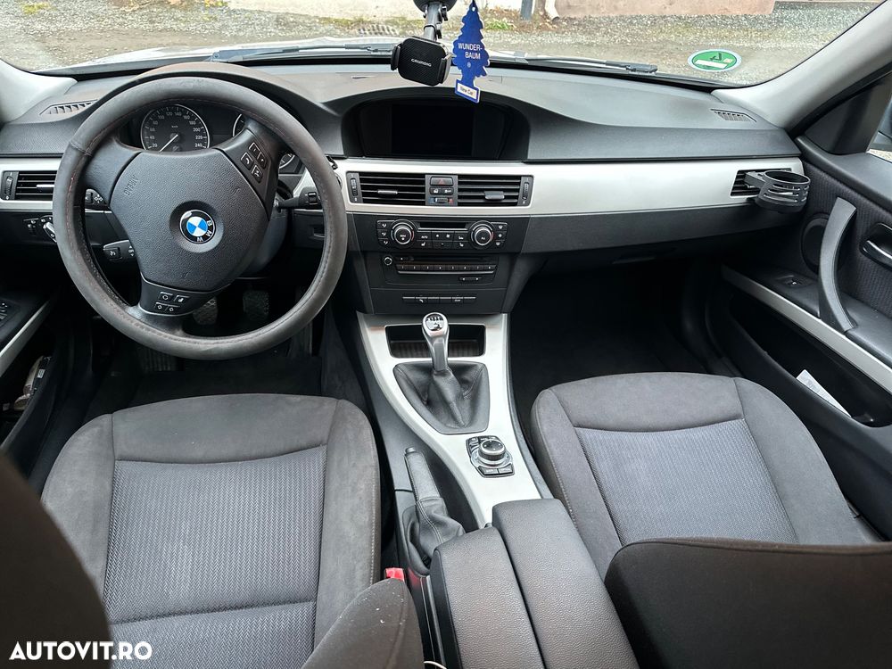 BMW Seria 3 318i Edition Sport - 9