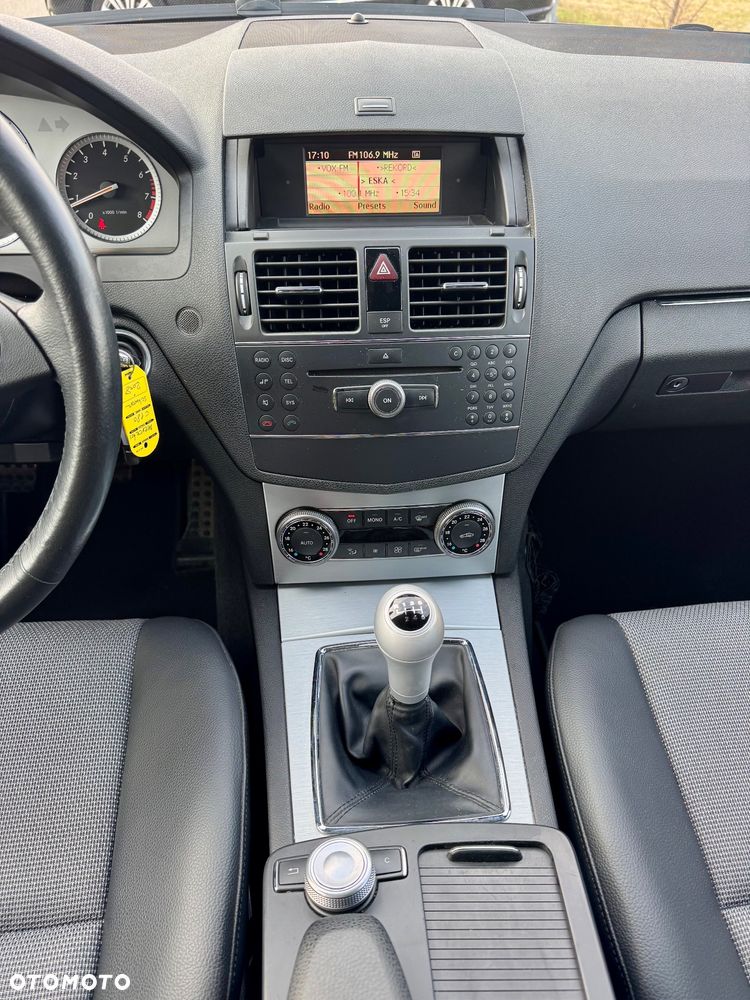 Mercedes-Benz Klasa C 180 BlueEFFICIENCY Avantgarde - 19