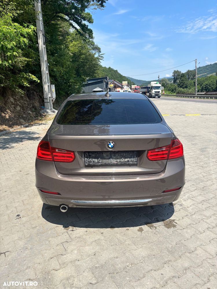 BMW Seria 3 320d Aut. Blue Performance Luxury Line - 4