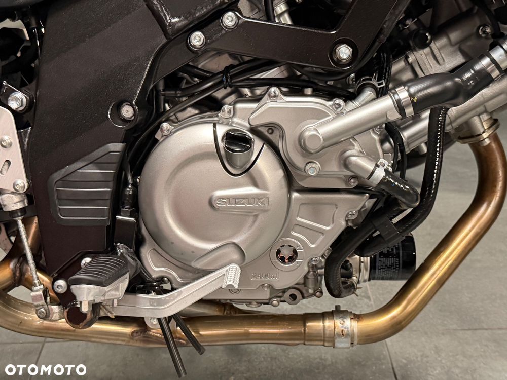 Suzuki V-STROM - 17