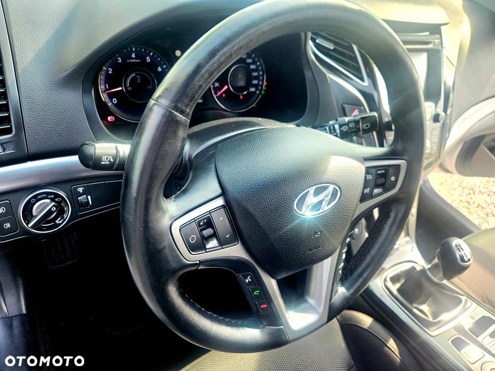 Hyundai i40 Kombi 2.0 Premium - 26