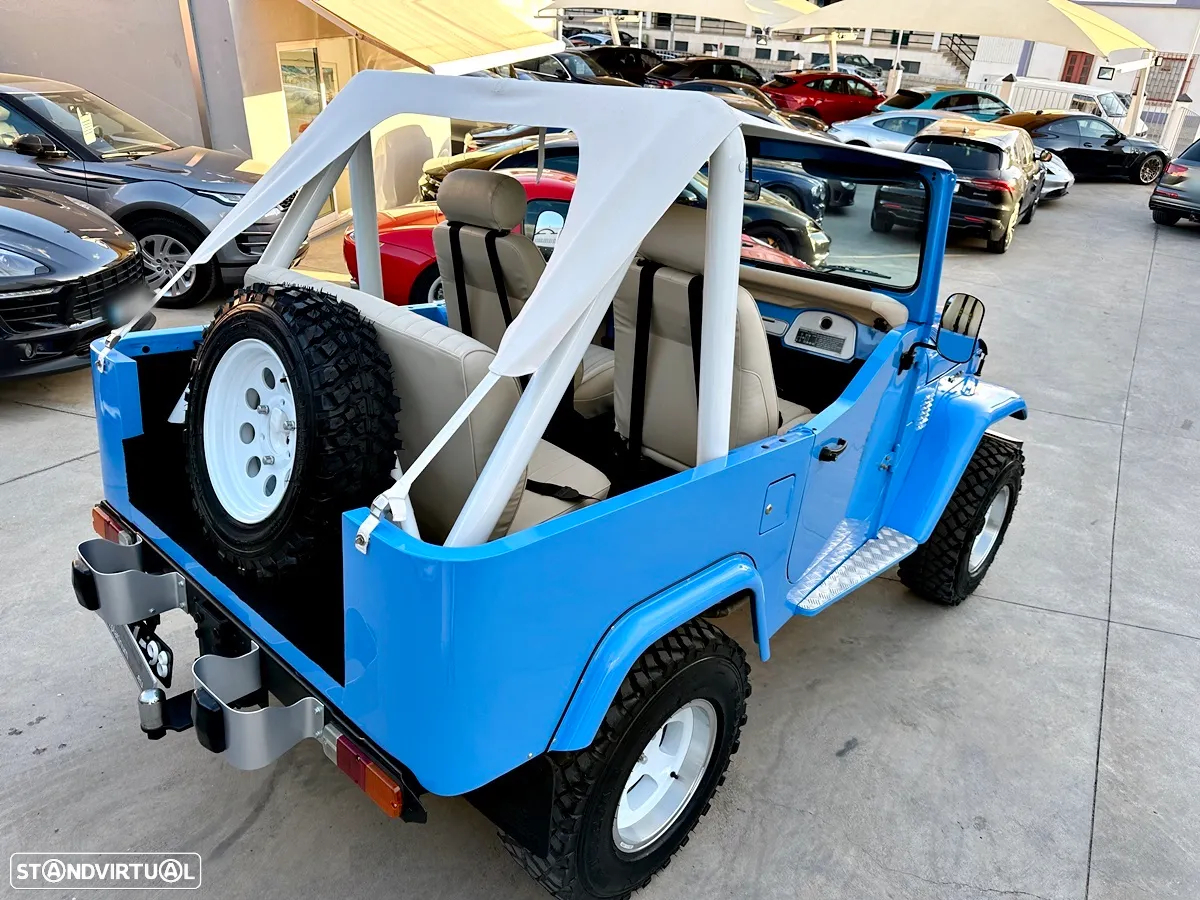 Toyota Land Cruiser - 37