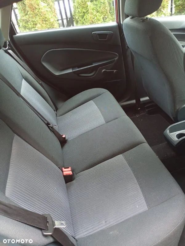 Ford Fiesta 1.6 TDCi DPF Ghia - 4