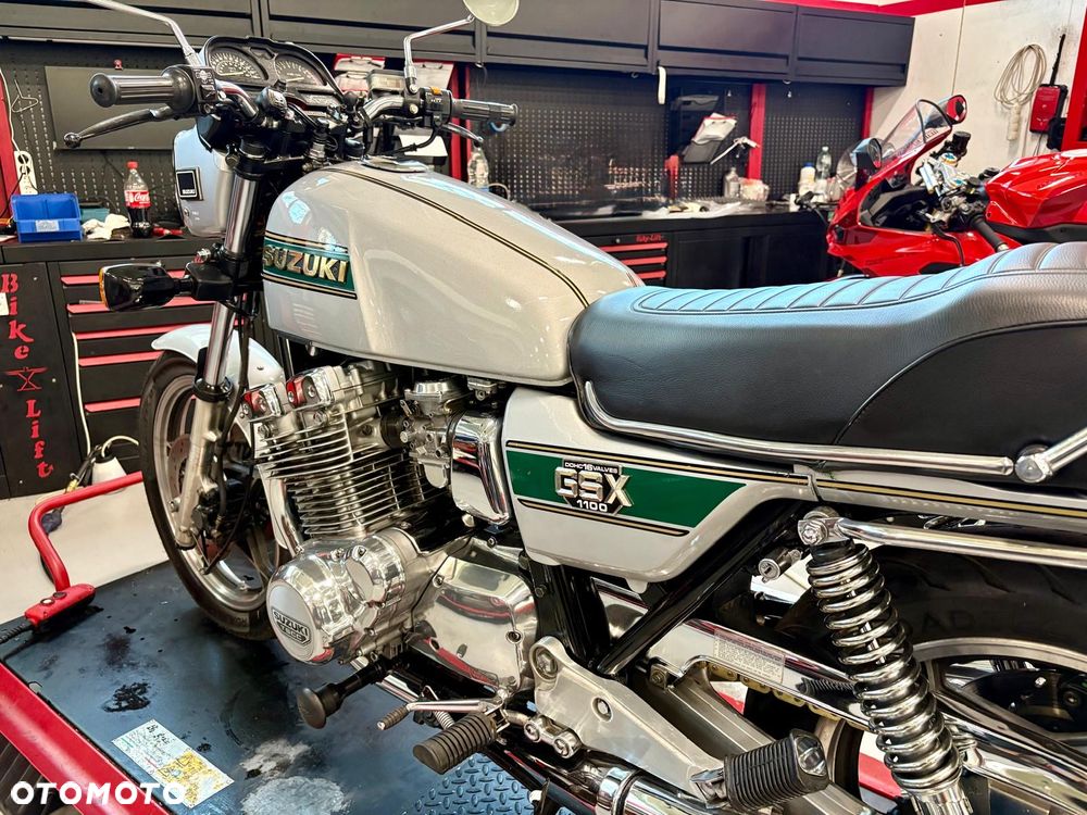 Suzuki GSX - 12