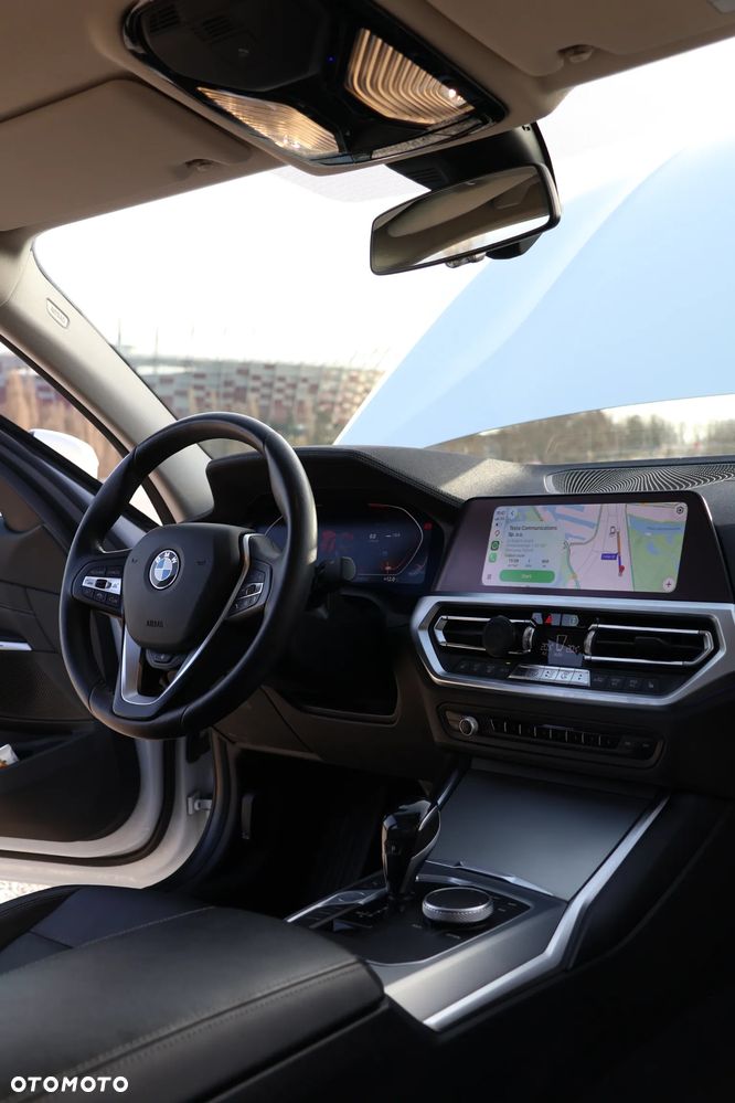 BMW Seria 3 320d xDrive Luxury Line - 26