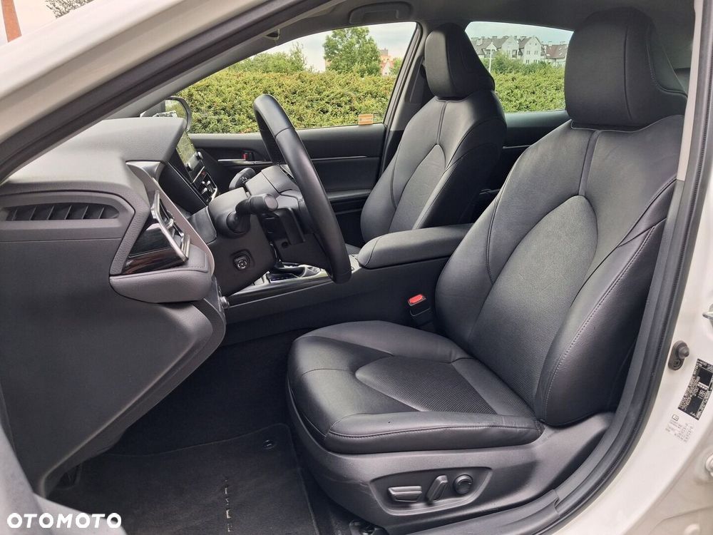 Toyota Camry 2.5 Hybrid Executive CVT - 20