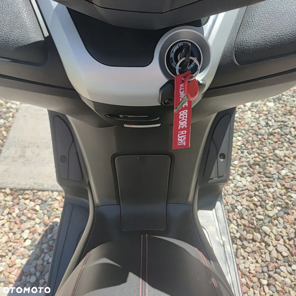 Yamaha X-max - 4
