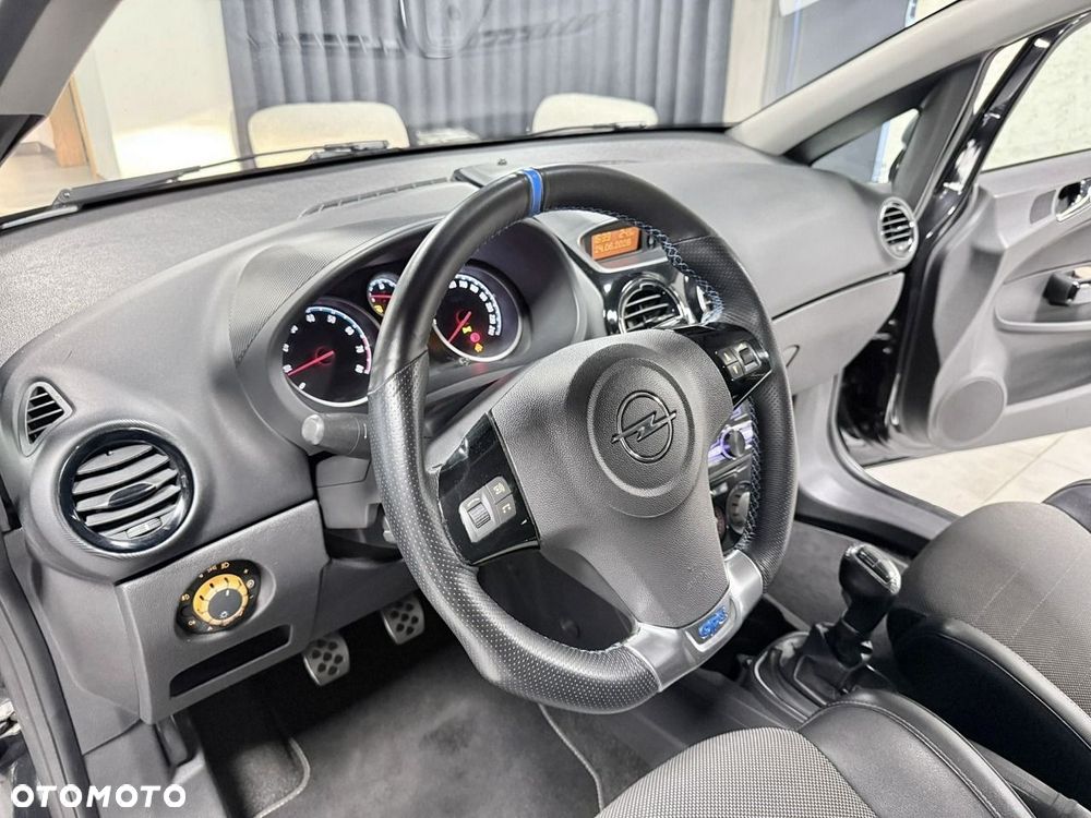 Opel Corsa 1.6 Turbo OPC - 28
