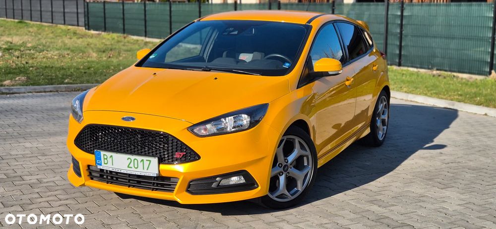 Ford Focus 2.0 EcoBoost ST mit Leder-Exclusiv-Paket - 24