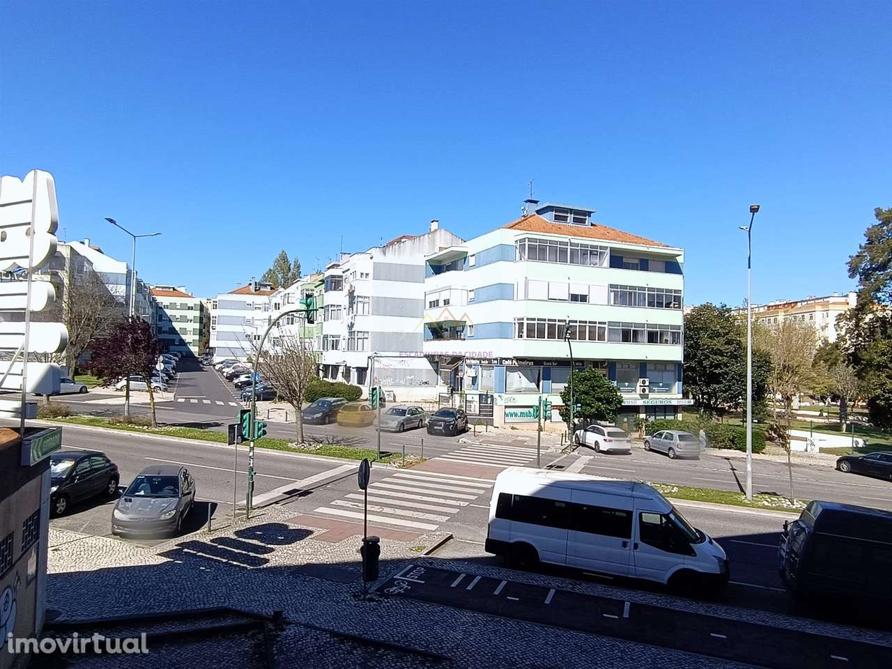 T3 com 2 Terraços em Massamá - em fase de remodelação - Grande imagem: 4/14