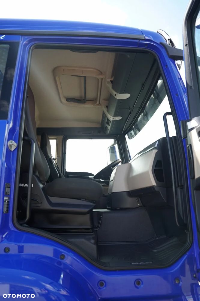 MAN TGS 35.460 / 8x4 / WYWROTKA TYLNOZSYPOWA / HYDROKLAPA / NAVI / AUTOMAT - 36