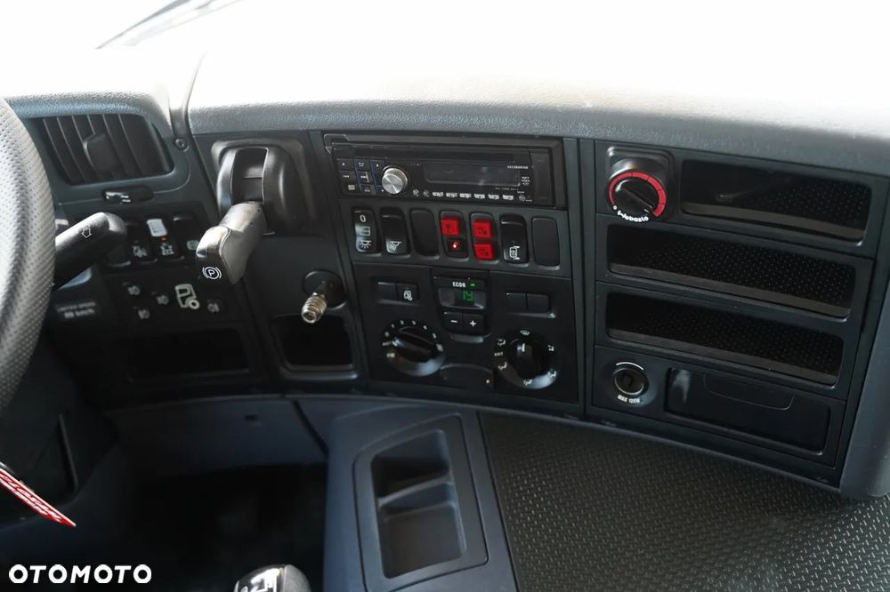 Scania P 380 / 8x4 / PODNOŚNIK KOSZOWY / PALFINGER WT 700 / WYSOKOŚĆ ROBOCZA 70 M / - 29