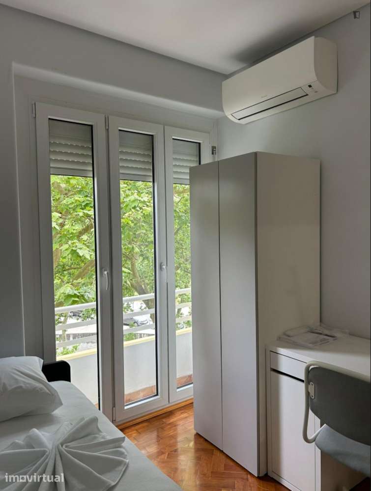 Quarto - localizado em Sete Rios Lisbon - Grande imagem: 3/13