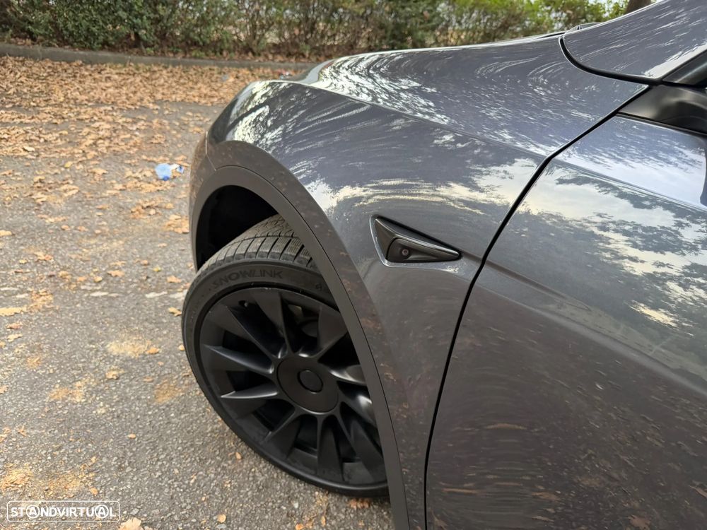 Tesla Model Y - 19