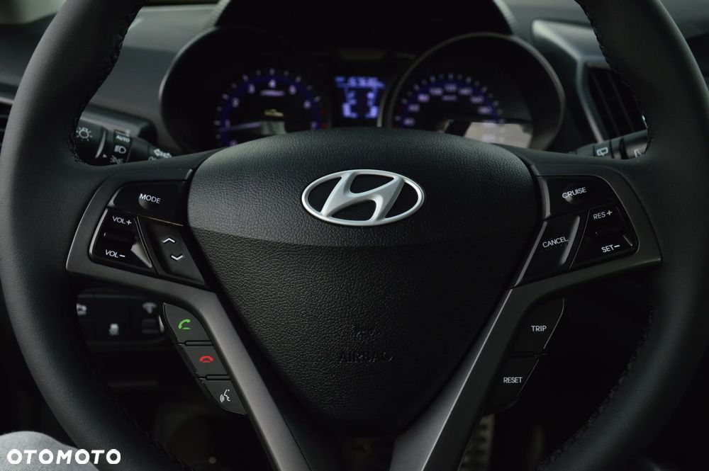 Hyundai Veloster - 35