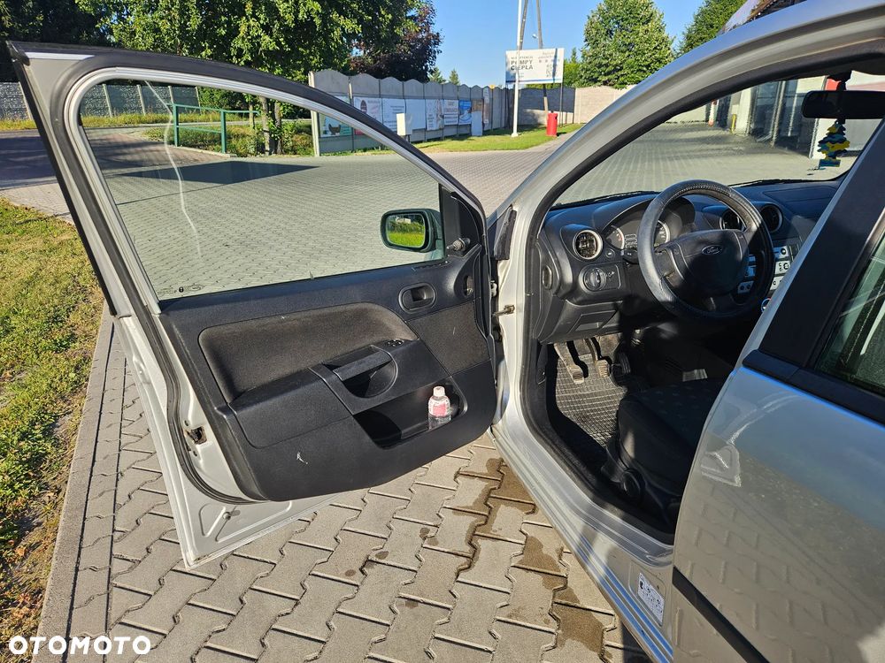 Ford Fiesta 1.4 Ambiente - 9