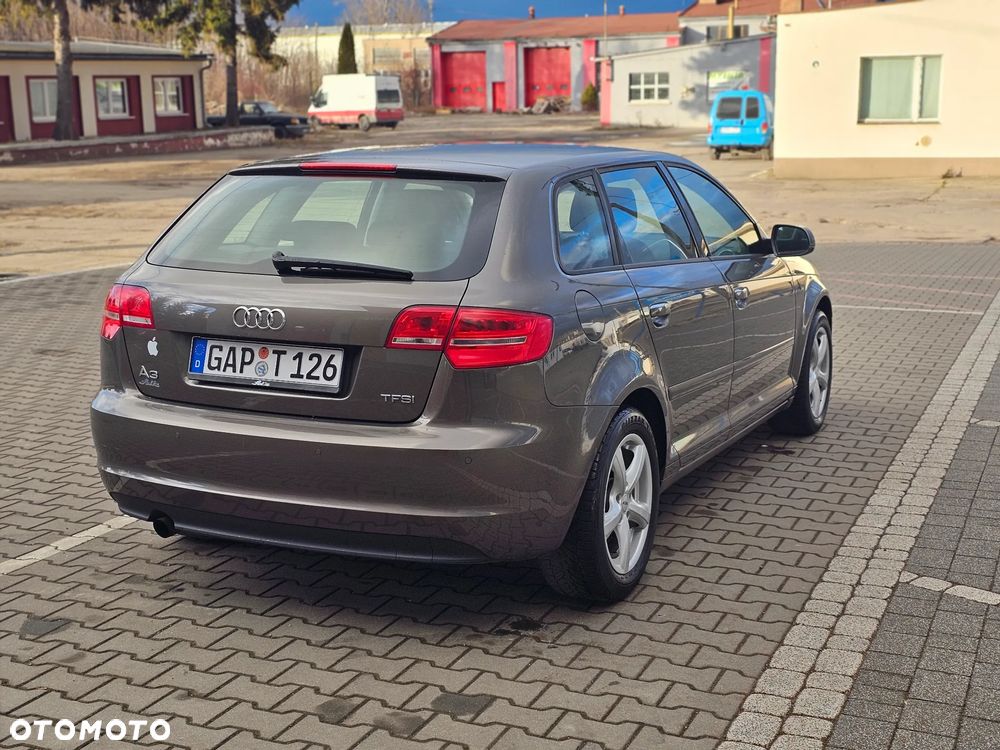 Audi A3 Sportback 1.2 TFSI Ambiente - 8