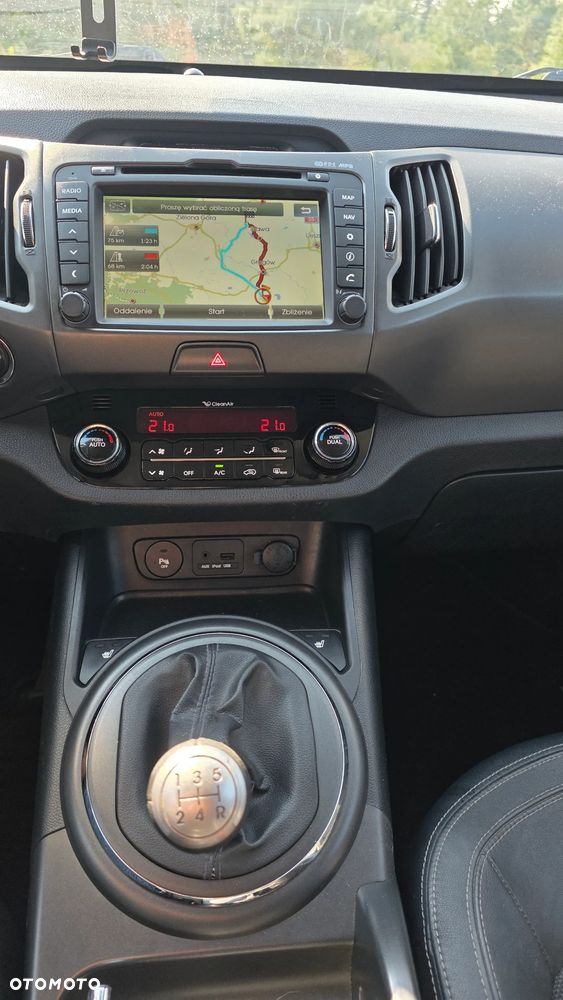 Kia Sportage 2.0 L - 8