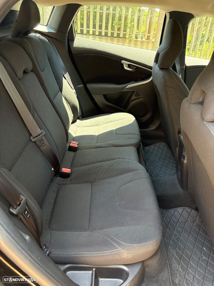 Volvo V40 2.0 D2 Kinetic - 9