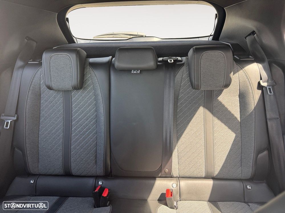 Peugeot 2008 - 13